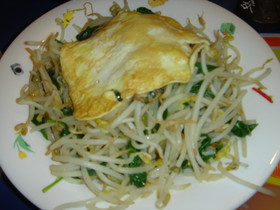 ご飯が進む!もやしとホウレン草の炒め物☆