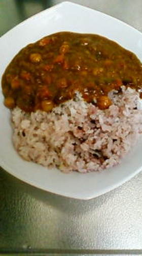 お豆ゴロゴロ、レトルトで本格キーマカレー