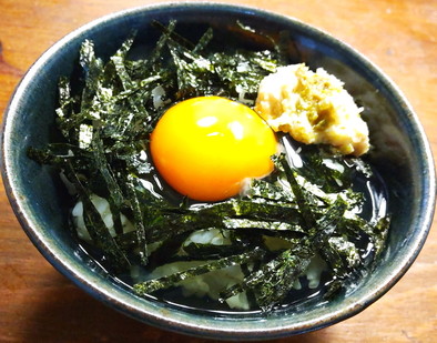 鮒寿司（鮒ずし）の飯（イイ）で卵かけご飯の写真