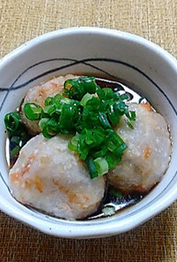 里芋と豆腐の団子を和風のおだしで