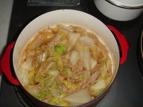 白菜とツナの煮物。