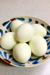 ゆで卵の殻をきれいにむく方法。