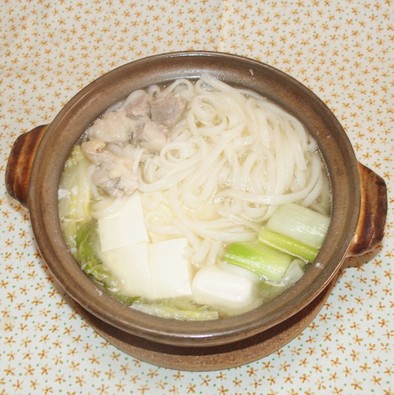 【ひとり鍋】鶏肉と白菜の塩麹土鍋の写真