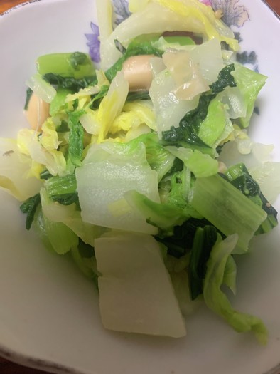 白菜と小松菜のサラダの写真