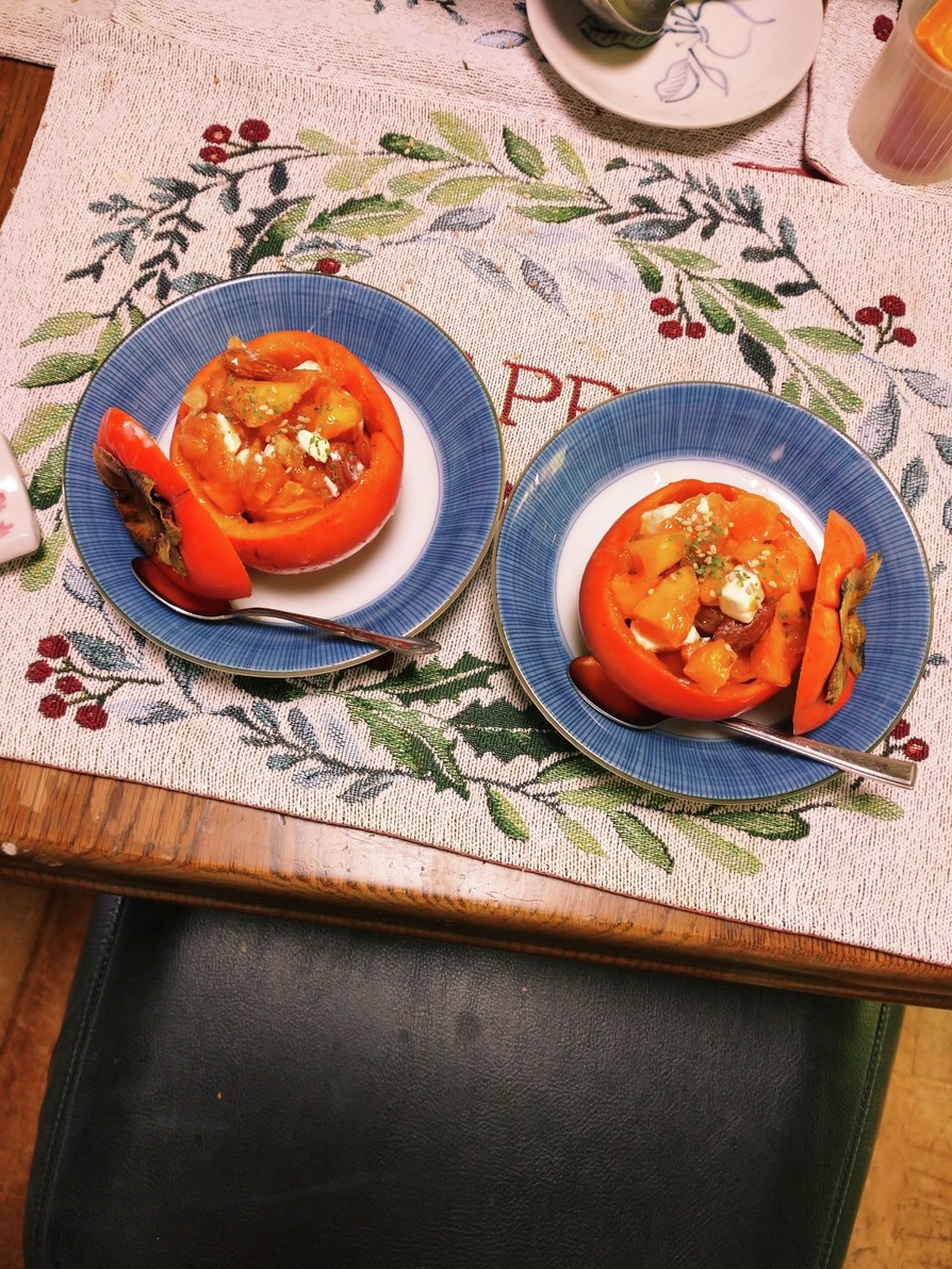 柿とクリームチーズとナッツのデザートの画像