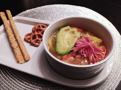 寒い冬にホッコリ豆スープの写真