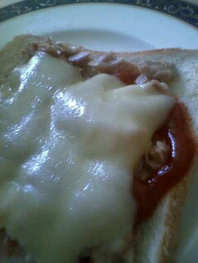 ツナ贅沢食いトーストの写真
