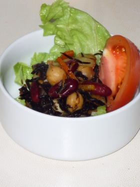 カレー風味のひじきサラダ