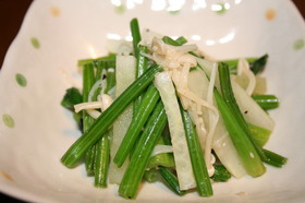 えのきとだいこんとほうれん草の茎炒め