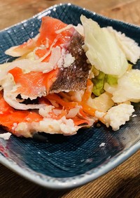 鮭の飯寿司　冷蔵庫　卓上漬物器　野菜多め