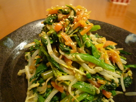 もやしとにんじんとほうれん草のナムル