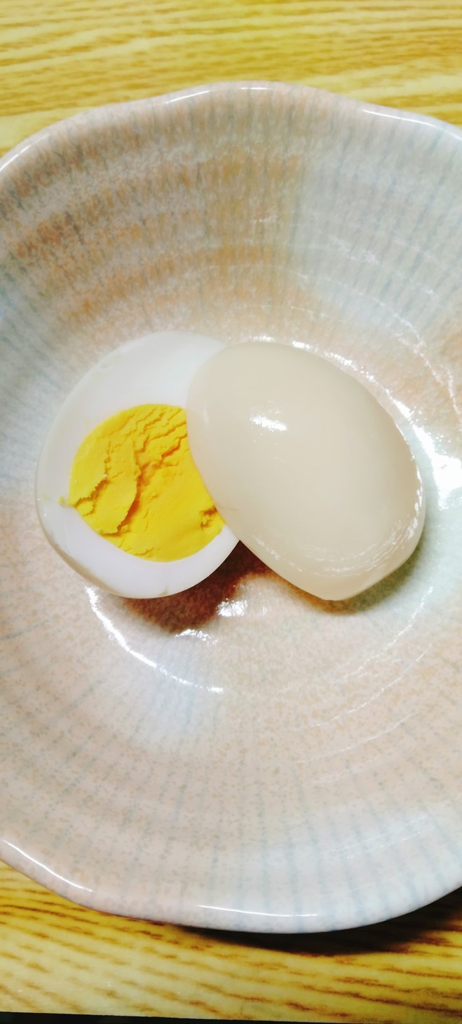 やさしい味わいの煮卵の画像