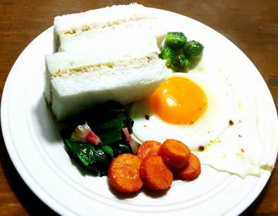 鮒寿司（鮒ずし）の飯入りツナサンドの写真