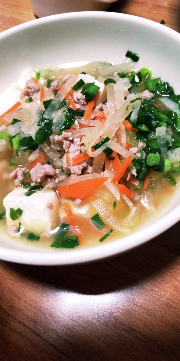 ひき肉とニラの野菜スープの画像