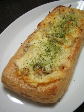 栃尾の油揚げのチーズ焼き