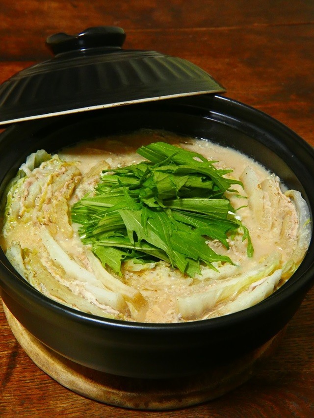 豚肉と白菜のミルフィーユ豆乳鍋の画像
