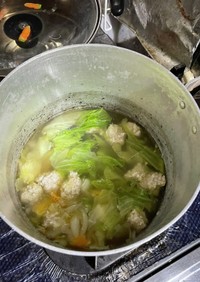 鶏ひき肉生姜入りの肉団子スープ