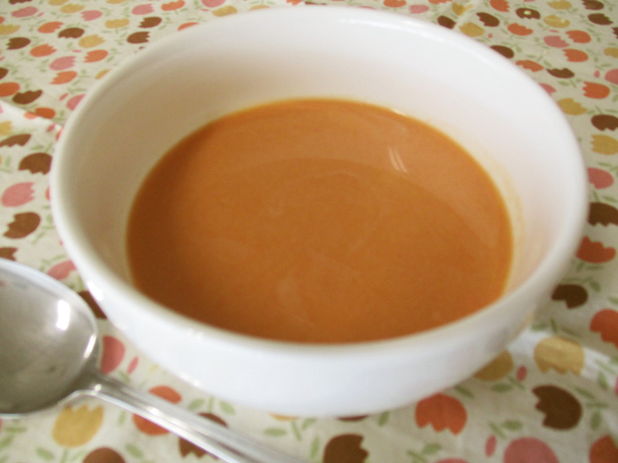 トマトとミルクの冷製スープの画像