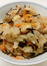 【健康】大豆とひじきの炊き込みご飯