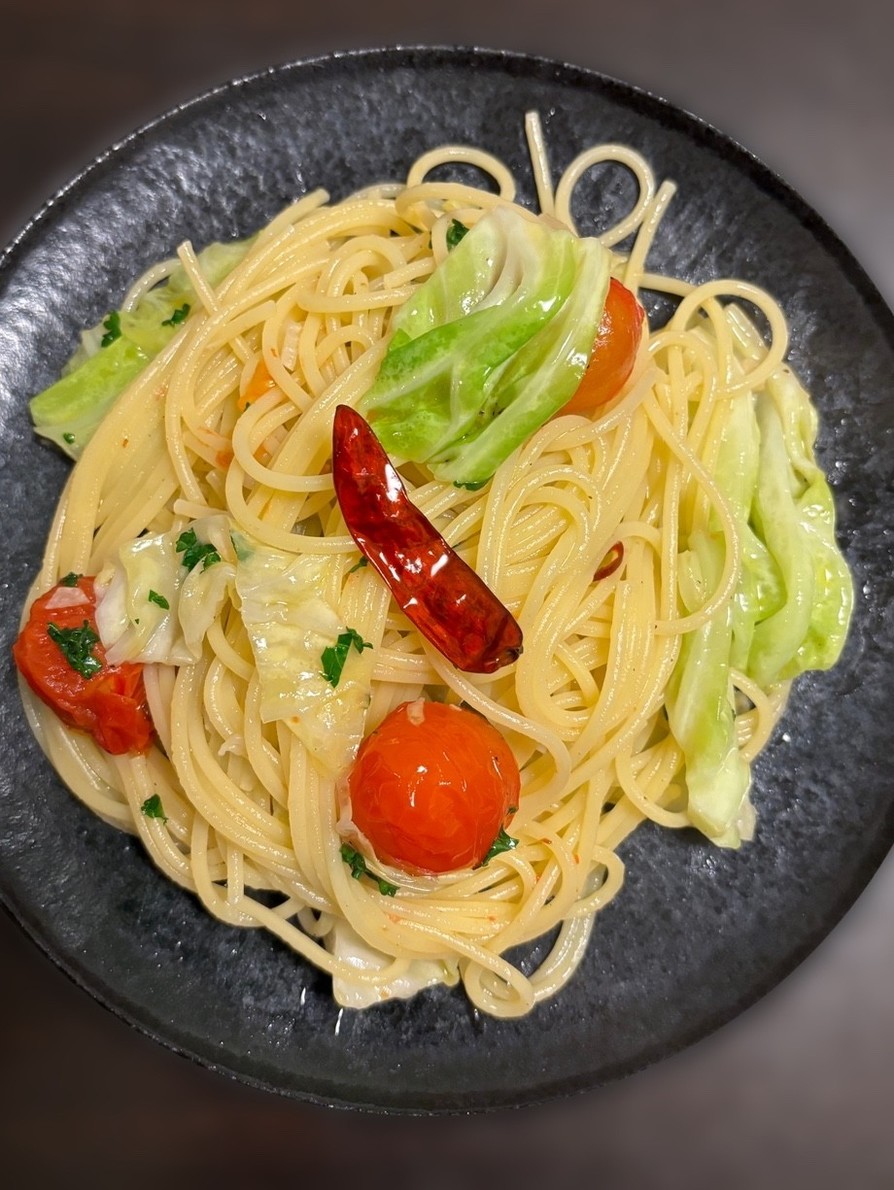 キャベツとプチトマトのペペロンチーノの画像