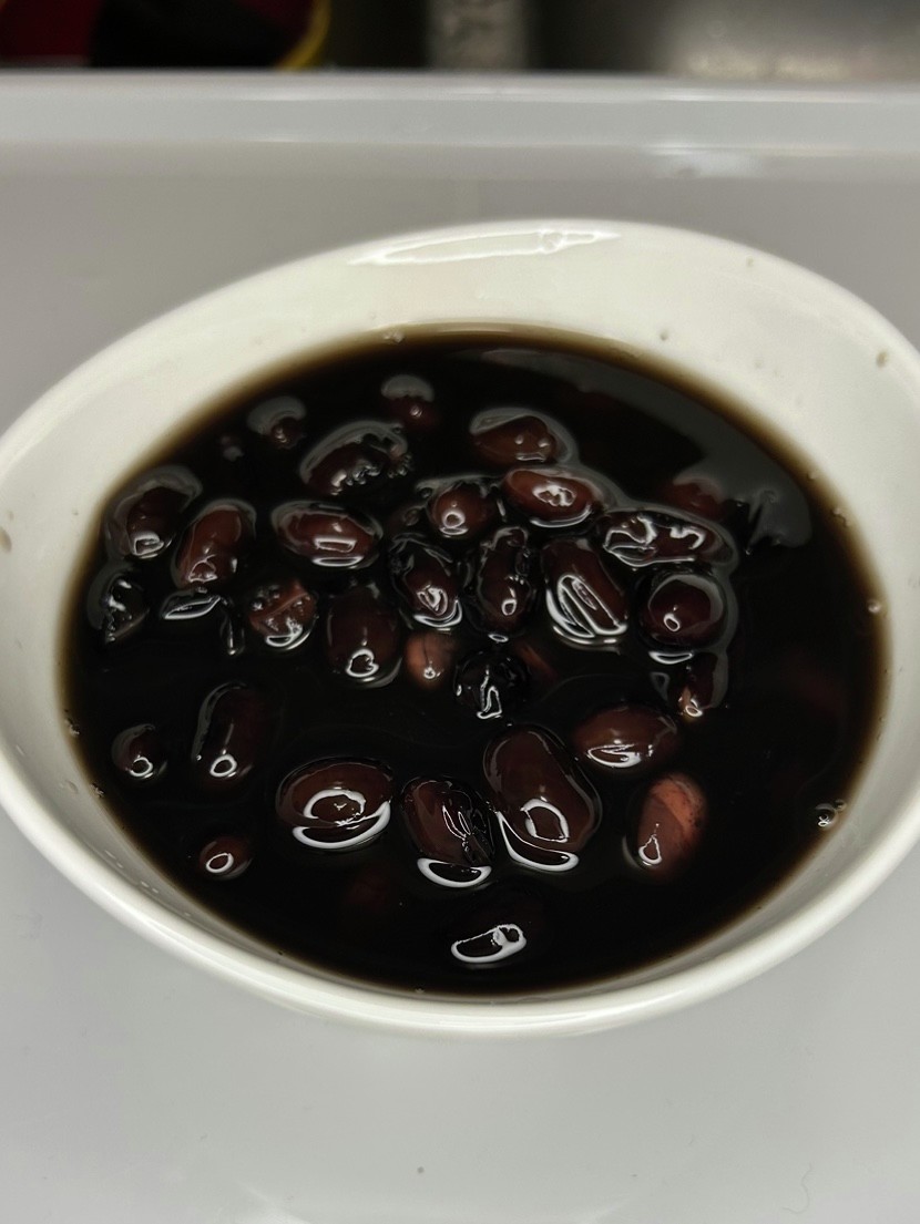 アメリカで作る黒豆煮(日本産豆使用)の画像