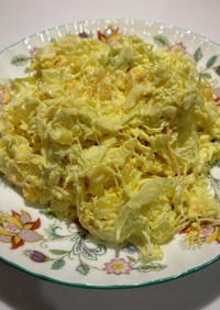 キャベツと茹で卵の簡単サラダ