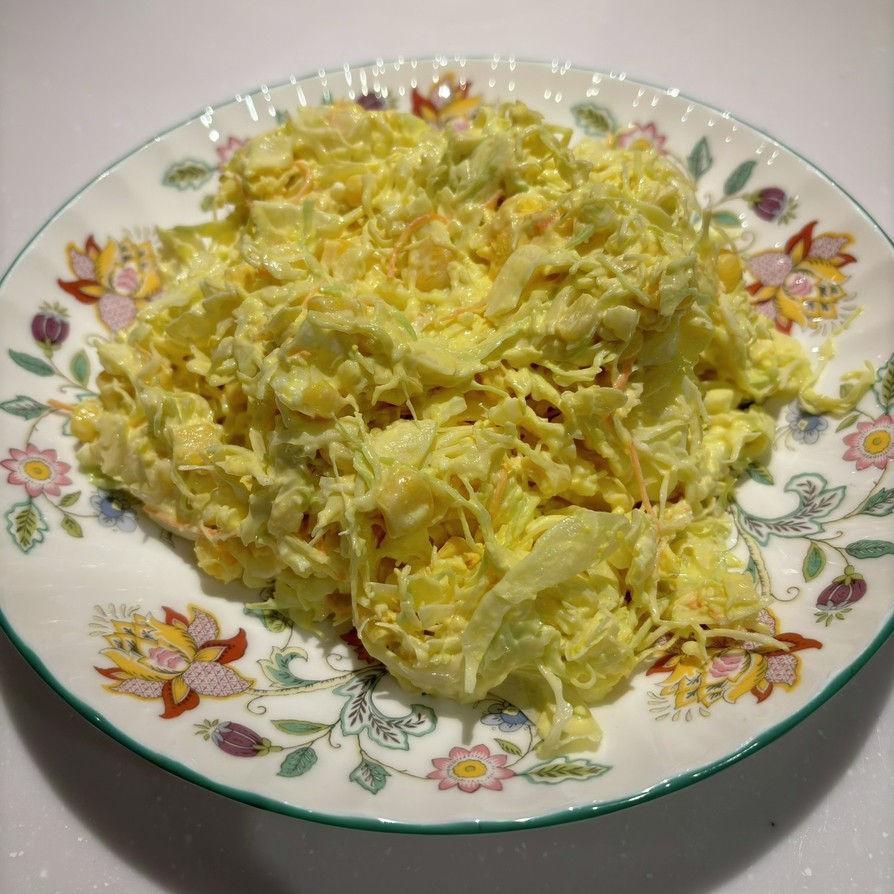 キャベツと茹で卵の簡単サラダの画像