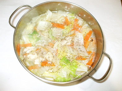 鶏もも肉と白菜のスープ煮♪喉に優しい簡単の写真