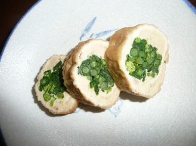 小松菜と鶏ミンチのあげロール煮の写真
