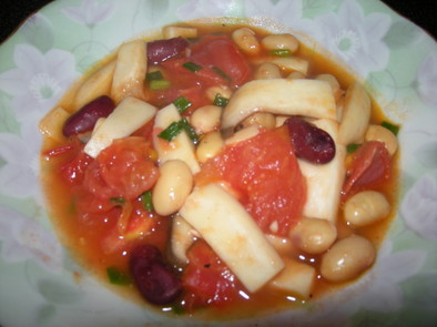 お豆とエリンギのトマト炒めの写真