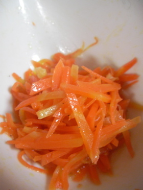 にんじん嫌いが作る☆にんじんサラダ