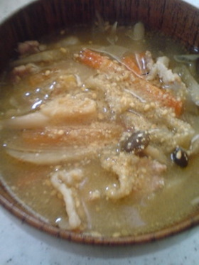 ごぼうと豚バラ肉の味噌汁
