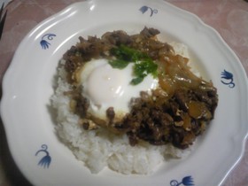 ラムの甘辛煮&卵のっけご飯