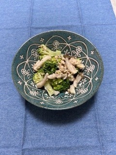 鯖缶とブロッコリーのカレー風味サラダの画像