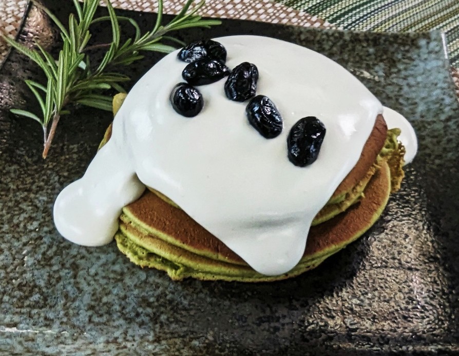作州黒と抹茶のパンケーキの画像
