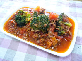 簡単☆ひき肉とブロッコリーのトマト煮