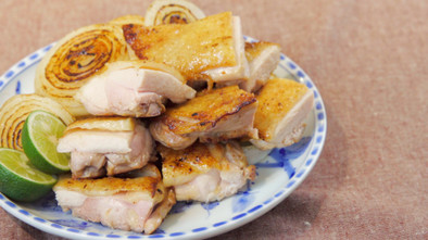 阿波尾鶏のダイナミック焼きの写真
