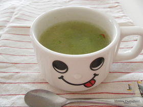 ブロッコリーの茎で☆にんにくスープ