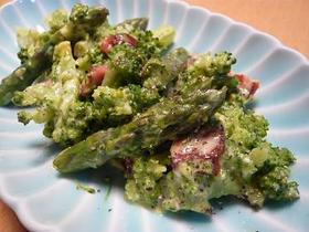 野菜とソーセージのカルボナーラサラダ♪