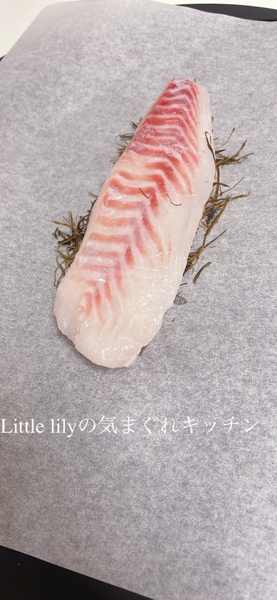 白身魚（鯛など）の昆布蒸し焼きの写真