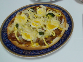薄力粉で照り焼きチキンピザ
