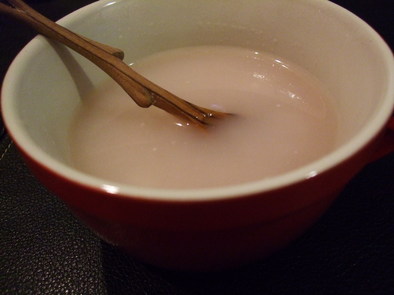 桜色の甘酒の写真
