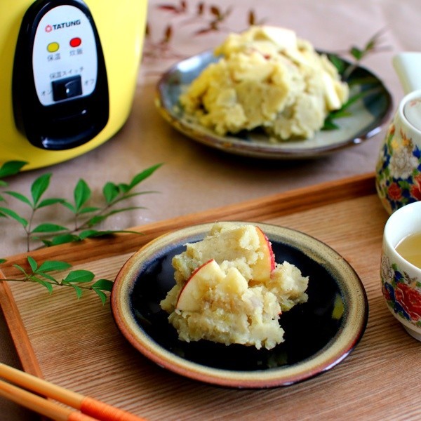 ＼大同電鍋レシピ／さつま芋と林檎の金団の画像