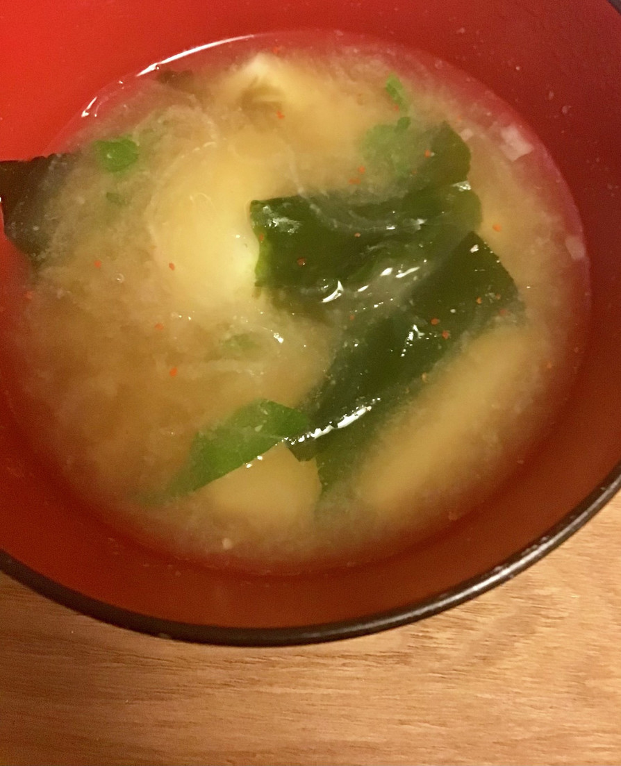 今朝の味噌汁/刺身のツマと里芋の画像