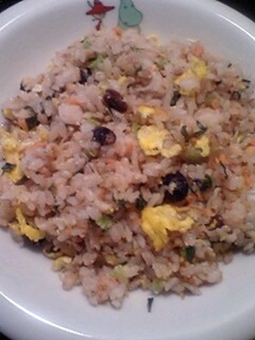 ■白魚&高菜と鮭と卵の雑穀炒飯♪