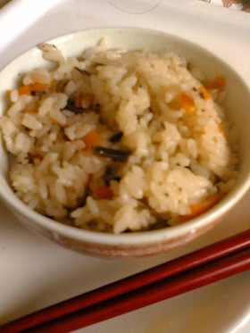 こ~ばし★にんじん炊き込みご飯