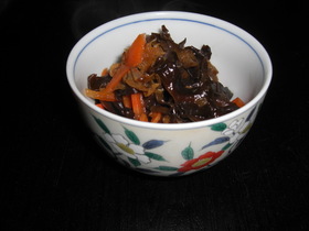 きくらげとにんじんの炒め物