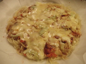 焼きそばピザ