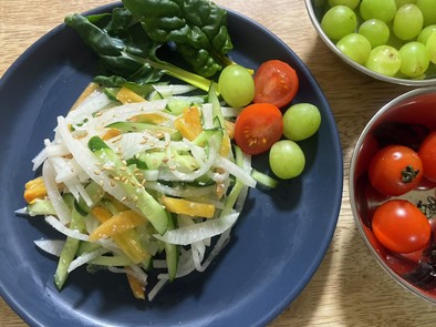 柿と大根　きゅうりの塩麹サラダの写真