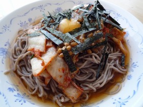 納豆キムチ蕎麦